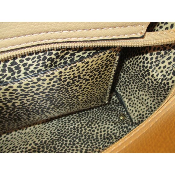 *Michael Kors Beige Tan Satchel Pebbled Boxy Purse - Picture 5 of 6